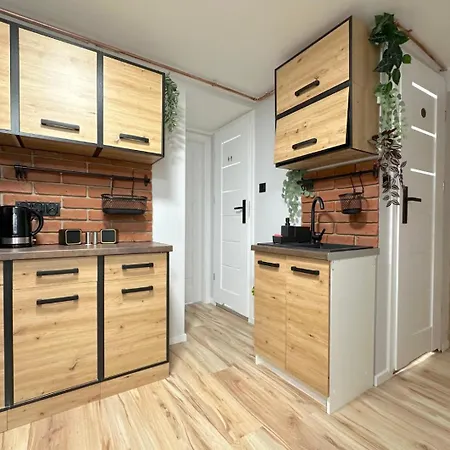 Brand Δωμάτια σε οικογενειακή κατοικία *